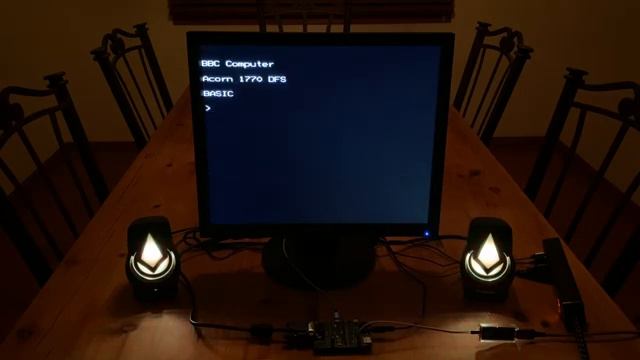 Raspberry Pi Pico/RP2040 BBC Micro Emulator - Elite / Frak! смотреть онлайн