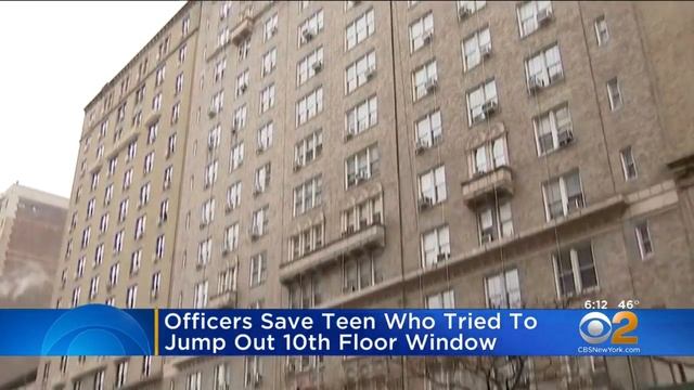 Officers Save Teen Who Tried To Jump Out 10th Floor Window смотреть онлайн