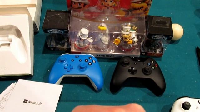 Unboxing Microsoft White Wireless Controller for Xbox One and Windows 10 смотреть онлайн