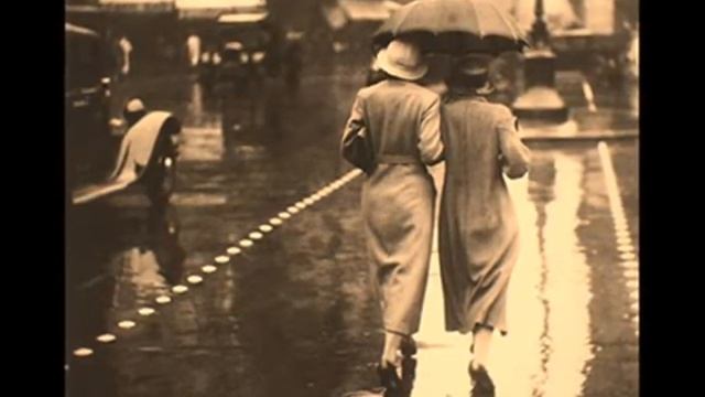 Kate Smith - I DON'T MIND WALKING IN THE RAIN - 1930 смотреть онлайн