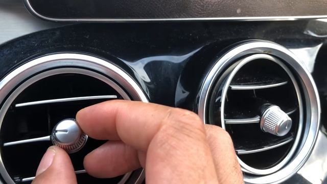 MERCEDES-BENZ C 300 - HOW TO OPEN AND CLOSE AIR VENT смотреть онлайн