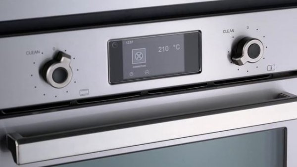 Bertazzoni Cooking with the food probe