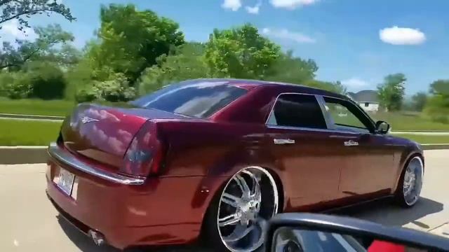 My brothers bagged candy red Chrysler 300C on 24" Giovanna смотреть онлайн