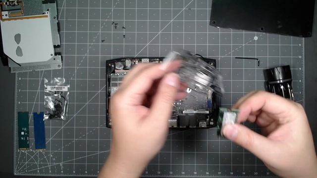 Intel NUC Mini PC Kit NUC8HV M.2 SSD Installation Tutorial смотреть онлайн