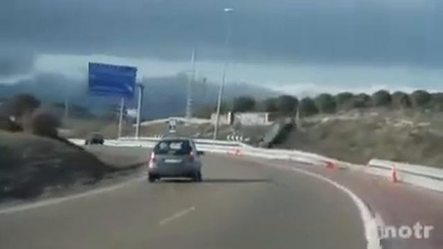 Car Crash On FreeWay смотреть онлайн