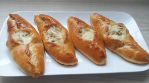 Расстегаи с курицей и грибами-ну очень вкусно! Лодочки с грибами и курицей. Дрожжевое тесто