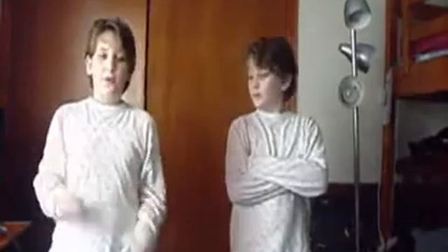 How to clone yourself with Windows Movie Maker.avi смотреть онлайн