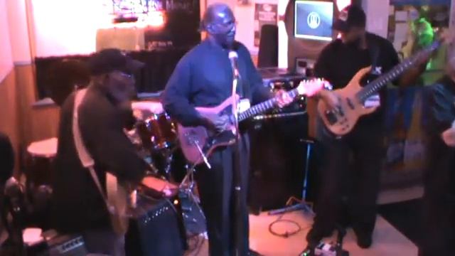 Mind Trouble by Eddie C Campbell смотреть онлайн