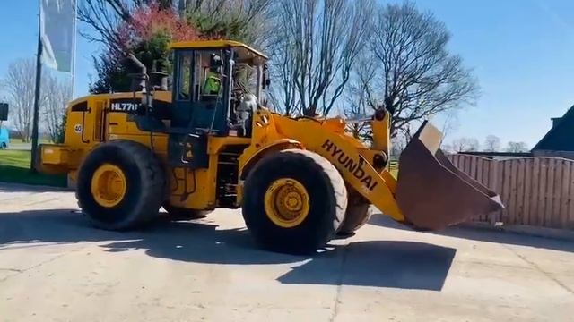 HYUNDIA HL770-7A 4WD LOADING SHOVEL *YEAR 2008* C/W BUCKET смотреть онлайн