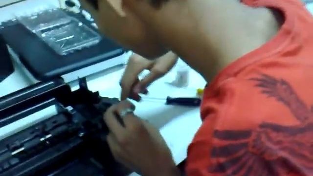 Rafael Coladim montando uma impressora!!!! смотреть онлайн