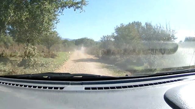 Daihatsu Terios VS Toyota HiLux смотреть онлайн