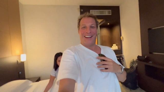 Near Death Experience - Surviving a Motorbike Crash in Bangkok Thailand смотреть онлайн