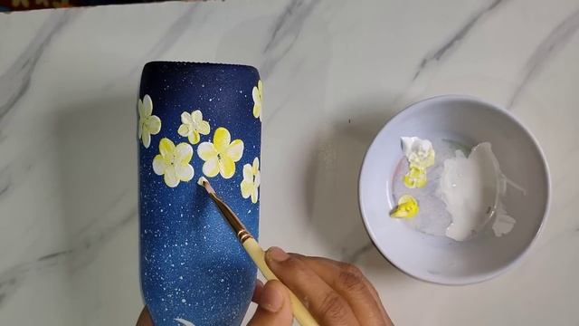 Easy Glass Bottle painting. Glass bottel decoration idea. Beautiful night sky glass bottle painting смотреть онлайн