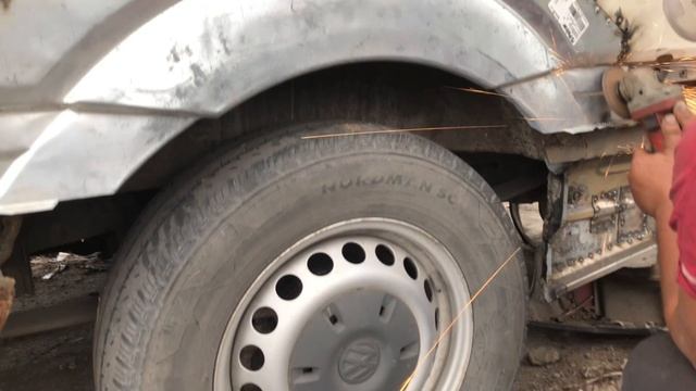 Серия 2 Варим и красим работягу Volkswagen Crafter своими руками смотреть онлайн