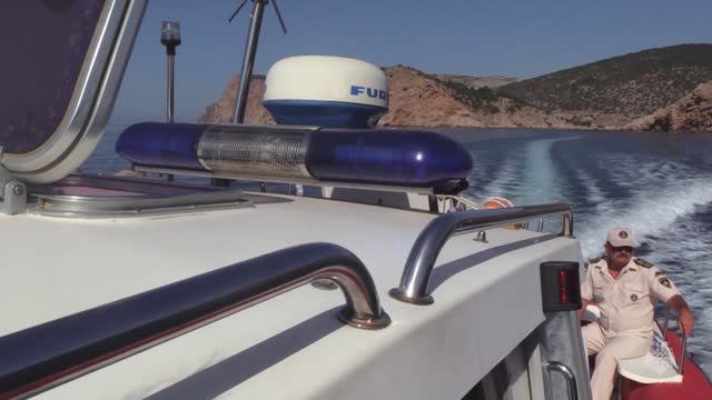 Бархатный сезон, а соблюдение правил – железное! Морской рейд ГИМС МЧС России в Севастополе смотреть онлайн