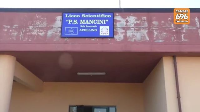 Scuole a rischio scoppia il caso del mancini AV смотреть онлайн