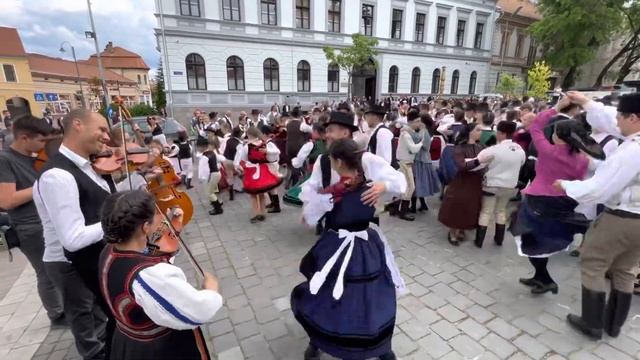 Csoóri Sándor Népművészeti Fesztivál Székelyudvarhelyen смотреть онлайн
