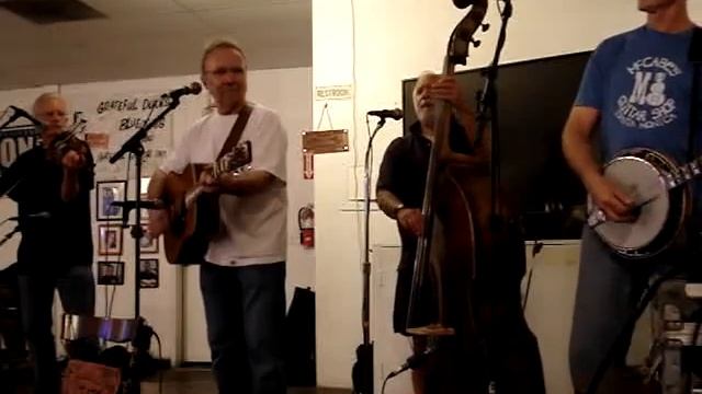 "Paradise" Herb Pedersen and the Grateful Dudes 7.23.11.MPG смотреть онлайн