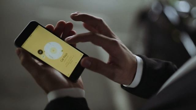 Chipolo Bluetooth Key Finder - Find your keys, wallet and phone in seconds. смотреть онлайн