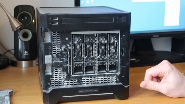 HP Gen 8 MicroServer - Hard Drive Replacement смотреть онлайн