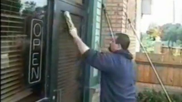 Watch and Learn - Window Cleaning- Cleaning a Door advanced смотреть онлайн