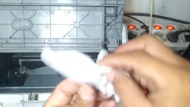 tidak bisa narik kertas ~ ganti roll ~ cara memasang roll laserjet p1102 смотреть онлайн