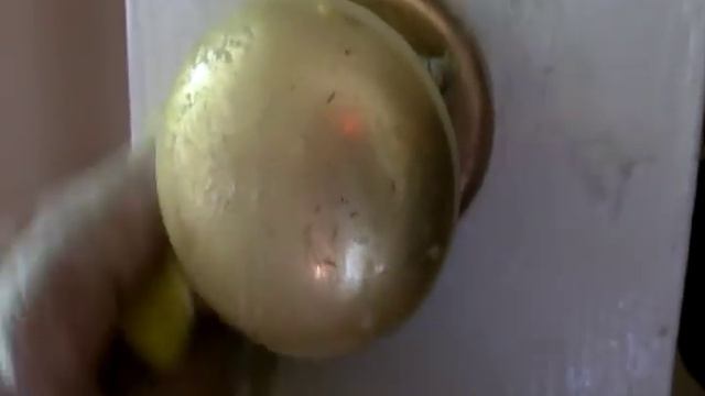 Best Way to Clean and Shine Brass Hardware to a Brilliant Finish смотреть онлайн