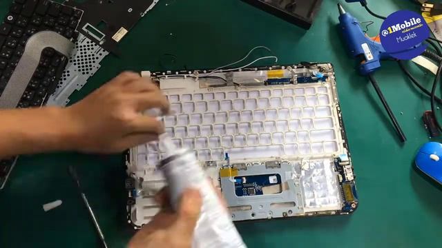 samsung sf310 disassembly keyboard battery replacement 2020 l ครูหนึ่งสอนดี หนึ่งโมบายมวกเหล็ก смотреть онлайн