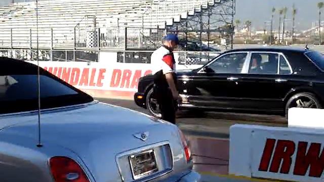 Bentley Azure Vs. Bentley Arnage T смотреть онлайн