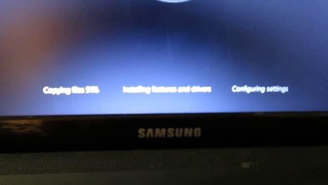 Upgrading My Samsung Laptop to Windows 10 смотреть онлайн