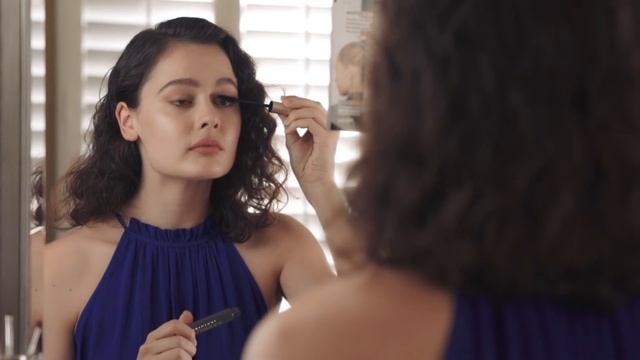LÜCH Heated Eyelash Curler смотреть онлайн