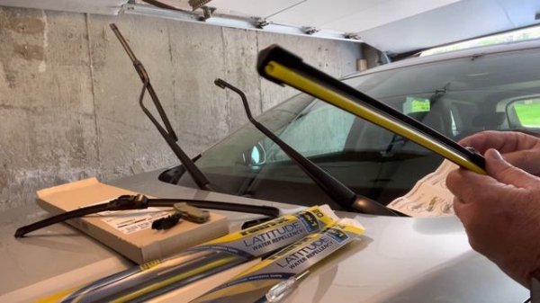 2017 Cadillac XT5 Front Windshield Wiper Replacement Rain-X #rainx #cadillacxt5 #wiperblades #wiper