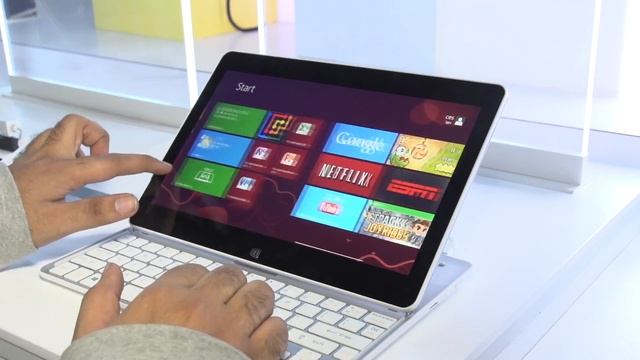 LG Tab-Book Hands On смотреть онлайн