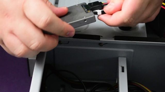 Looking at a 10 year old SSD. Kingston SSDnow 100 смотреть онлайн