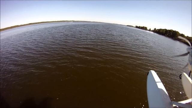 Ultravia Pelican CGDAD on Lake Scugog.wmv смотреть онлайн
