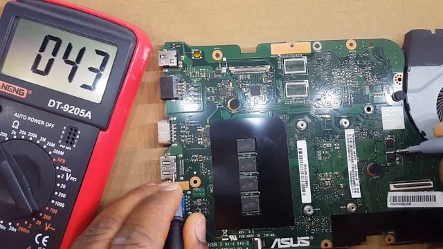 Réparation d'un ordinateur Asus qui ne s'allume plus. Asus computer repair that no longer turns on. смотреть онлайн