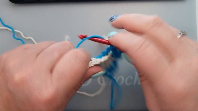Interlocking Filet Crochet, the basics tutorial row 4A смотреть онлайн