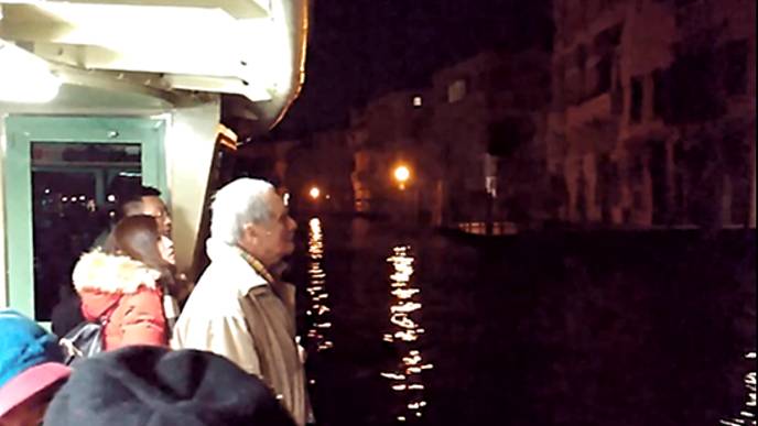 Венеция вечером с воды смотреть онлайн