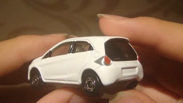 TOMICA 海外版本 Honda BRIO [TAFTA WHITE] смотреть онлайн