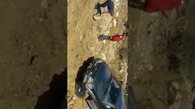 Alfa Romeo 33 4x4 y panda cruzan barranco смотреть онлайн
