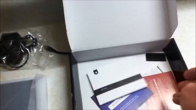 Unboxing Hipstreet W8 Pro - Windows 8.1 8" Tablet смотреть онлайн