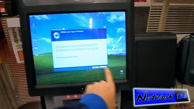 Windows XP desktop glitch on self-checkout register смотреть онлайн