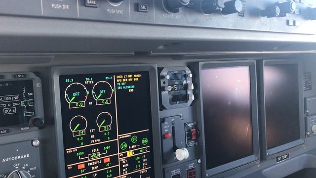 Me doing a real life cold and dark APU startup for the Embraer Regional Jet 175 смотреть онлайн