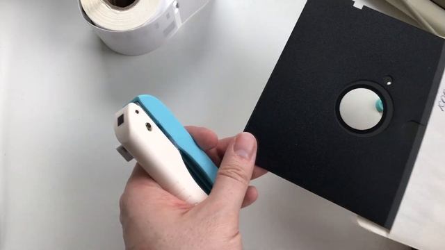 Diskette Notcher своими руками. Flippy-дискеты для Apple, Commodore и TRS-дисководов. смотреть онлайн