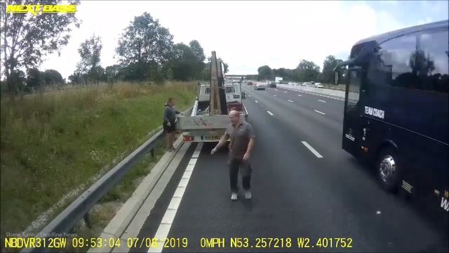 Terrifying moment window frames topples in to path of lorry on M6 смотреть онлайн