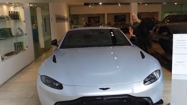 NEW ASTON MARTIN V8 VANTAGE MANUAL! смотреть онлайн