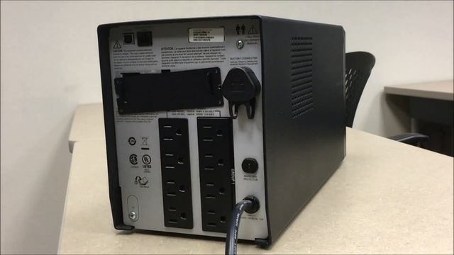 Installing APC Network Management Card or SmartSlot Card into Smart-UPS | Schneider Electric Suppor смотреть онлайн