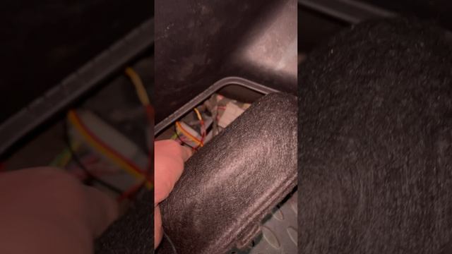 Вывод разъема диагностики вебасты на Freelander2