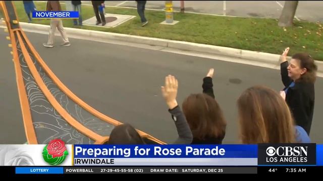'It Is The Most Wonderful Time Of Year': Volunteers Hard At Work Preparing Rose Parade Floats смотреть онлайн