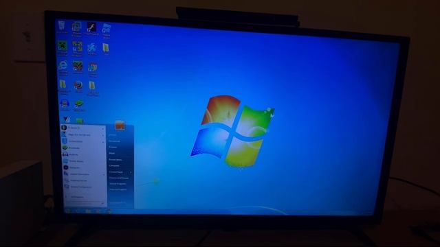 Windows 11 23H2 tranformed into Windows 7 (Real Hardware) смотреть онлайн